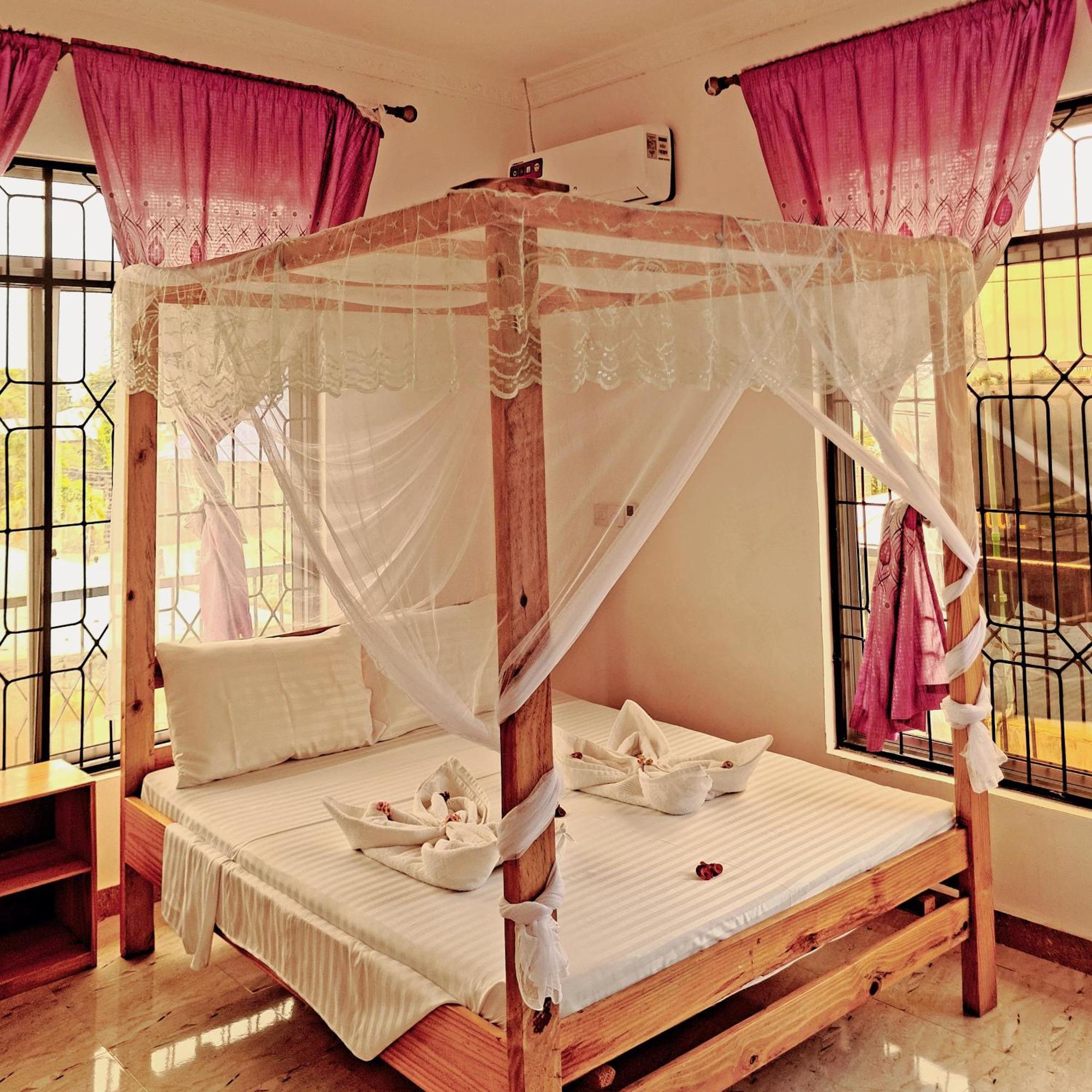 Raha House Bed & Breakfast Nungwi Exterior photo